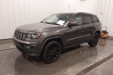 3.6 V6 benzyna 290KM 4X4  wersja ALTITUDE , mała szkoda!!!