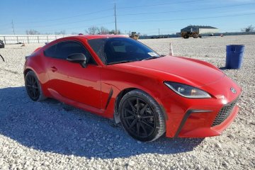 2.4 235 KM, RWD, wersja Premium, alcantara, mała szkoda!