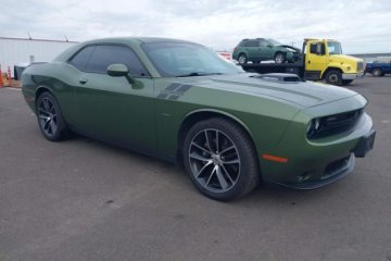 5.7 V8 benzyna 372KM wersja R/T Plus SHAKER , mała szkoda