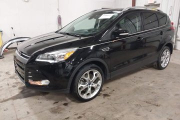 2.0 benzyna 240KM 4X4 wersja TITANIUM mała szkoda i mały przebieg!!!