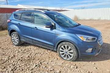 2.0 benzyna 242KM 4X4 wersja TITANIUM , mała szkoda