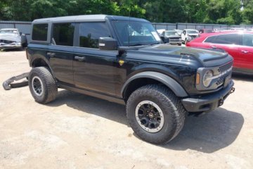 2.7 V6 335 KM, 4x4, Badlands, hardtop, mała szkoda, import USA!